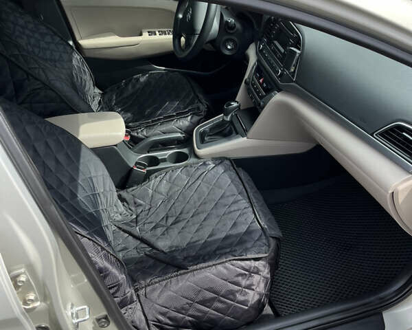 Серый Хендай Элантра, объемом двигателя 2 л и пробегом 135 тыс. км за 12300 $, фото 10 на Automoto.ua