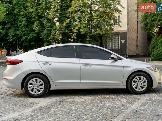 Сірий Хендай Елантра, об'ємом двигуна 2 л та пробігом 139 тис. км за 11500 $, фото 5 на Automoto.ua