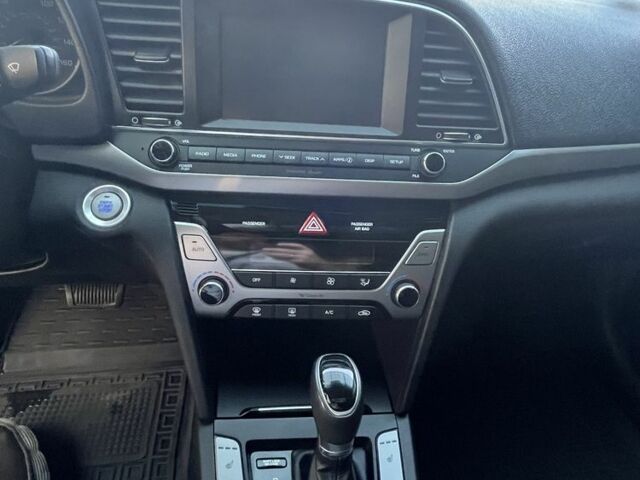 Сірий Хендай Елантра, об'ємом двигуна 2 л та пробігом 160 тис. км за 11200 $, фото 15 на Automoto.ua