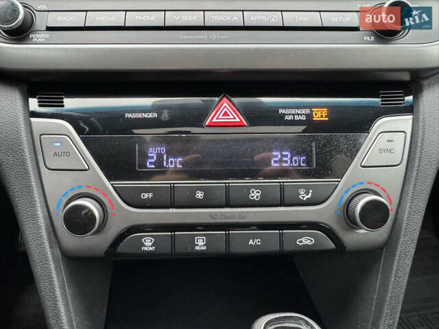 Сірий Хендай Елантра, об'ємом двигуна 2 л та пробігом 148 тис. км за 9900 $, фото 16 на Automoto.ua