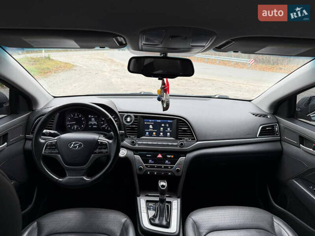 Серый Хендай Элантра, объемом двигателя 2 л и пробегом 132 тыс. км за 13500 $, фото 8 на Automoto.ua