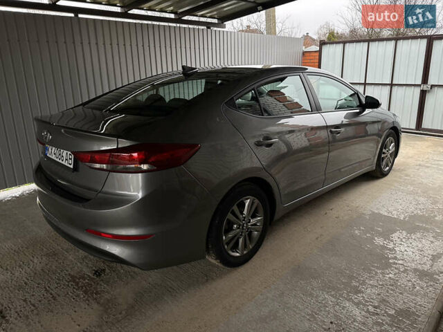 Серый Хендай Элантра, объемом двигателя 2 л и пробегом 35 тыс. км за 13300 $, фото 5 на Automoto.ua