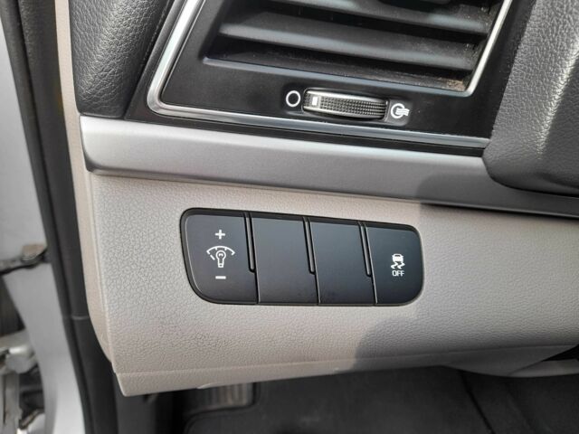 Серый Хендай Элантра, объемом двигателя 2 л и пробегом 69 тыс. км за 11500 $, фото 12 на Automoto.ua