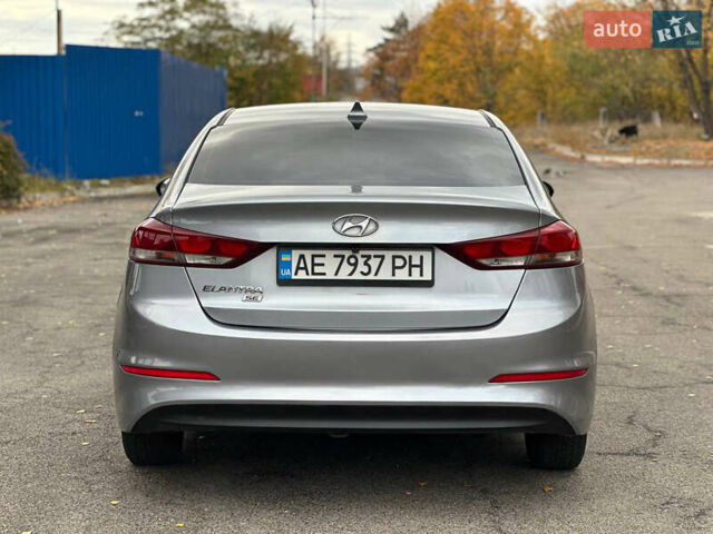 Хендай Элантра 2017 в Днепре (Днепропетровске) на Automoto.ua Серый Хендай Элантра, объемом двигателя 2 л и пробегом 137 тыс. км за 9999 $, фото 4 на Automoto.ua