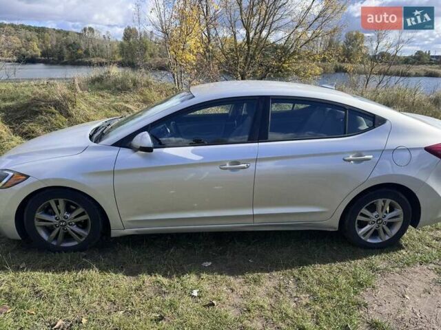 Серый Хендай Элантра, объемом двигателя 2 л и пробегом 157 тыс. км за 12500 $, фото 2 на Automoto.ua