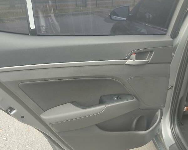 Сірий Хендай Елантра, об'ємом двигуна 2 л та пробігом 74 тис. км за 14700 $, фото 27 на Automoto.ua