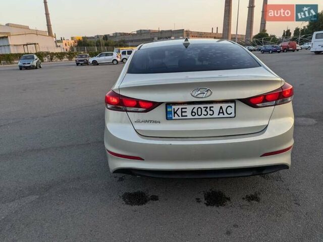 Серый Хендай Элантра, объемом двигателя 2 л и пробегом 145 тыс. км за 9990 $, фото 5 на Automoto.ua