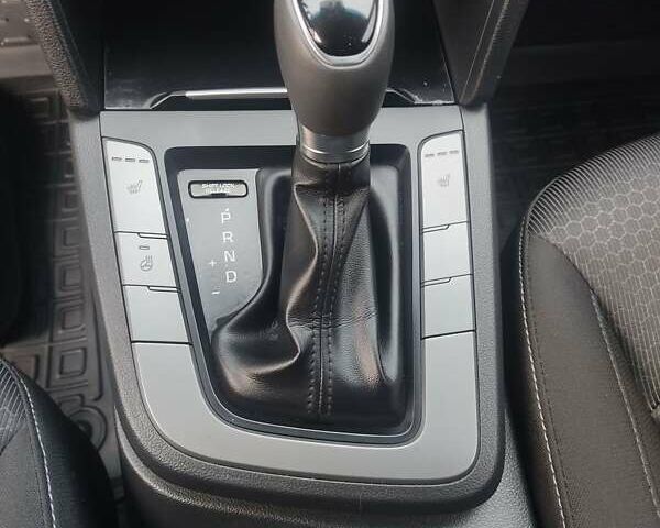 Сірий Хендай Елантра, об'ємом двигуна 2 л та пробігом 74 тис. км за 14700 $, фото 20 на Automoto.ua