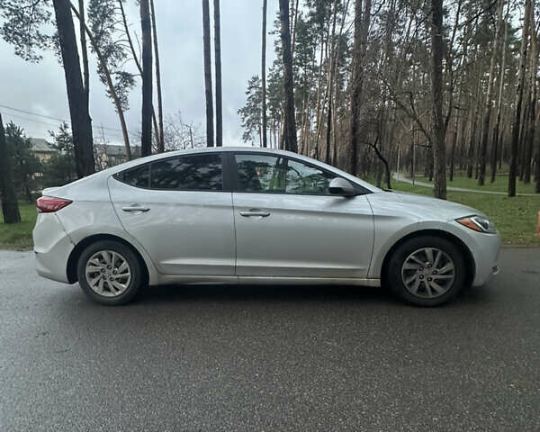 Серый Хендай Элантра, объемом двигателя 2 л и пробегом 161 тыс. км за 7300 $, фото 2 на Automoto.ua