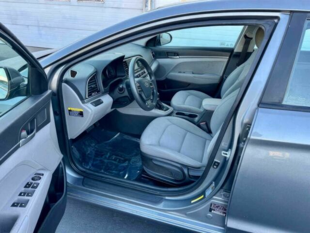 Сірий Хендай Елантра, об'ємом двигуна 2 л та пробігом 54 тис. км за 2600 $, фото 6 на Automoto.ua