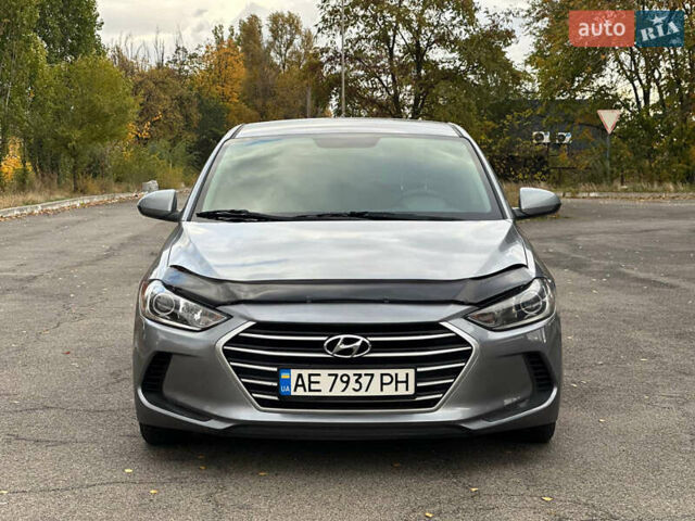 Хендай Элантра 2017 в Днепре (Днепропетровске) на Automoto.ua Серый Хендай Элантра, объемом двигателя 2 л и пробегом 137 тыс. км за 9999 $, фото 1 на Automoto.ua