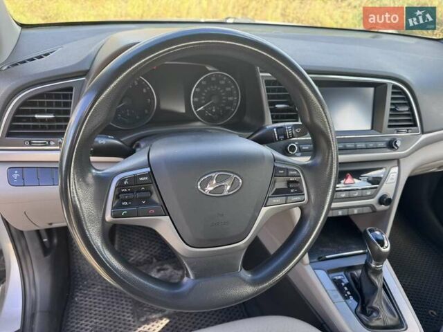 Серый Хендай Элантра, объемом двигателя 2 л и пробегом 157 тыс. км за 12500 $, фото 12 на Automoto.ua