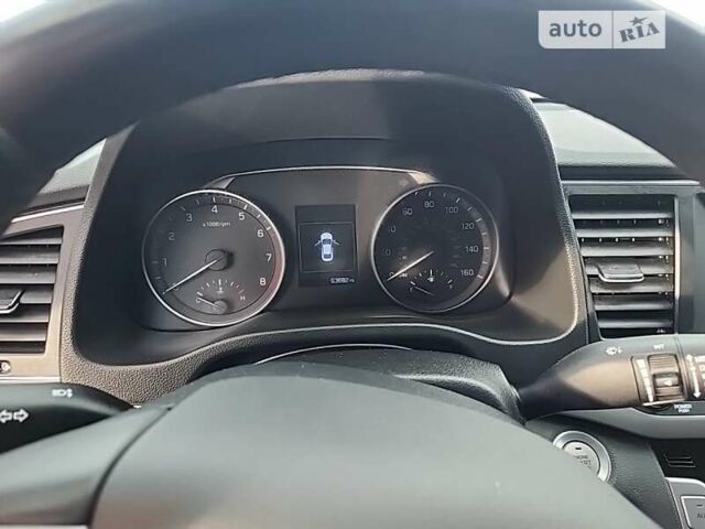 Серый Хендай Элантра, объемом двигателя 2 л и пробегом 100 тыс. км за 2900 $, фото 4 на Automoto.ua