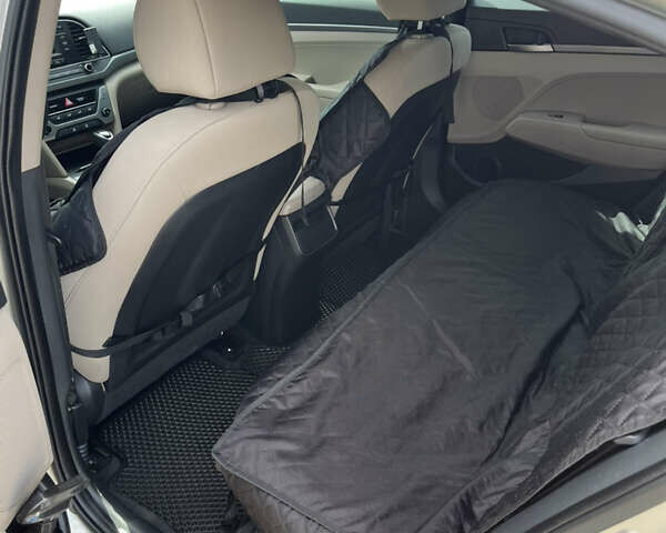 Серый Хендай Элантра, объемом двигателя 2 л и пробегом 135 тыс. км за 12300 $, фото 8 на Automoto.ua