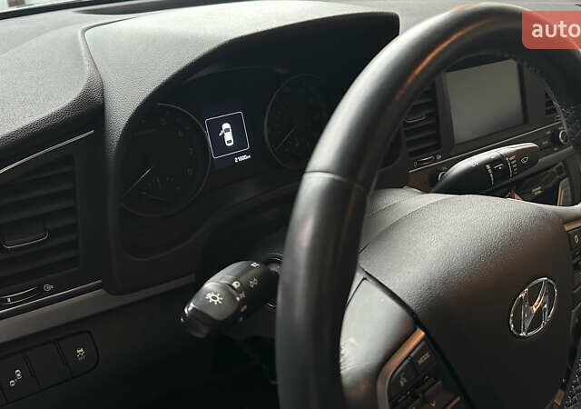 Серый Хендай Элантра, объемом двигателя 2 л и пробегом 35 тыс. км за 13300 $, фото 6 на Automoto.ua