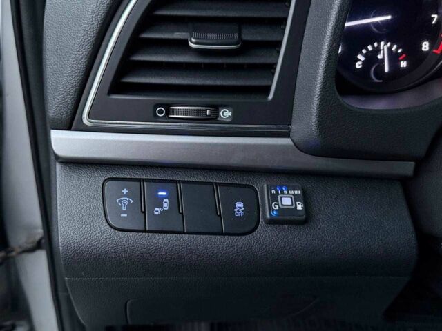 Серый Хендай Элантра, объемом двигателя 2 л и пробегом 156 тыс. км за 10699 $, фото 21 на Automoto.ua