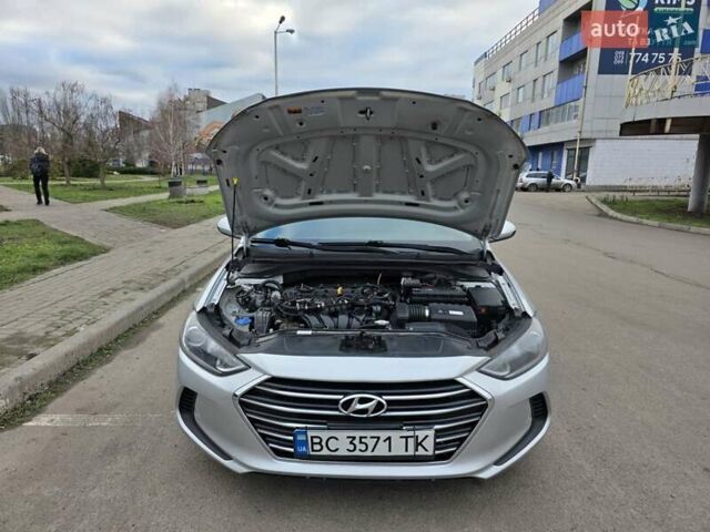 Серый Хендай Элантра, объемом двигателя 2 л и пробегом 197 тыс. км за 9999 $, фото 10 на Automoto.ua