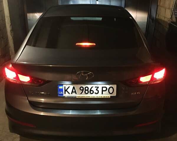 Серый Хендай Элантра, объемом двигателя 2 л и пробегом 183 тыс. км за 15000 $, фото 5 на Automoto.ua