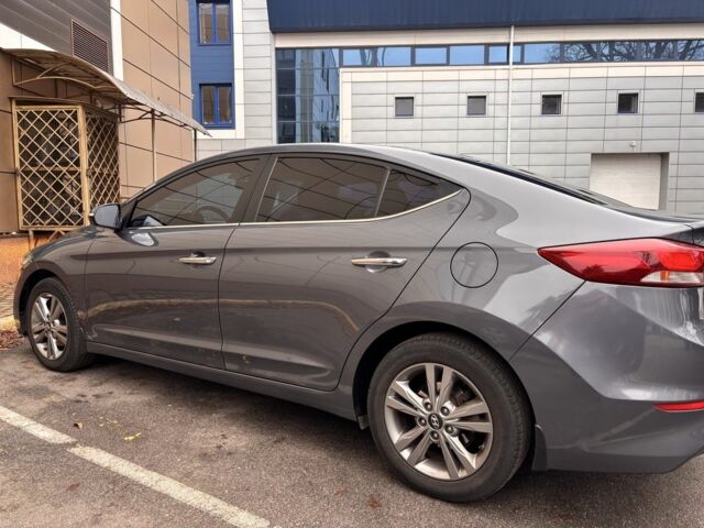 Сірий Хендай Елантра, об'ємом двигуна 1.6 л та пробігом 111 тис. км за 11900 $, фото 2 на Automoto.ua