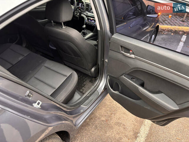 Серый Хендай Элантра, объемом двигателя 1.6 л и пробегом 111 тыс. км за 11900 $, фото 14 на Automoto.ua