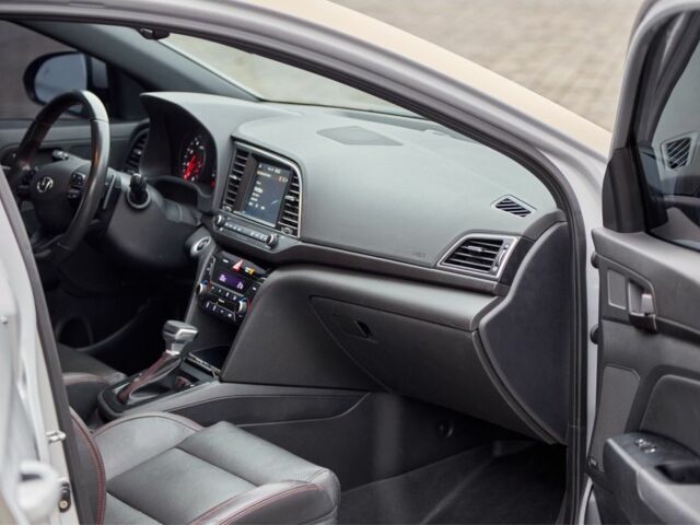 Серый Хендай Элантра, объемом двигателя 1.6 л и пробегом 145 тыс. км за 12500 $, фото 14 на Automoto.ua