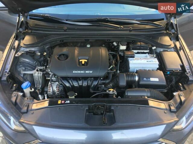 Серый Хендай Элантра, объемом двигателя 2 л и пробегом 183 тыс. км за 15000 $, фото 18 на Automoto.ua