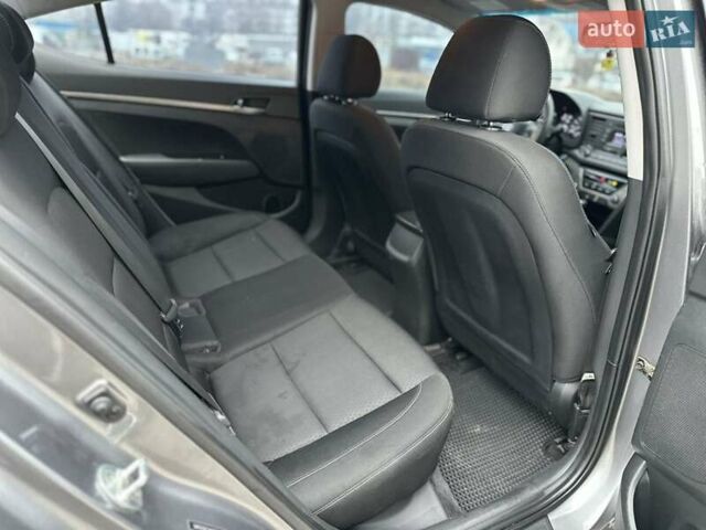 Серый Хендай Элантра, объемом двигателя 2 л и пробегом 175 тыс. км за 11200 $, фото 12 на Automoto.ua