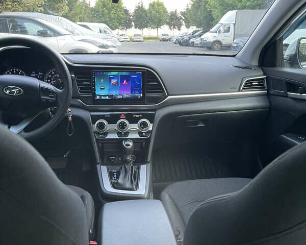 Серый Хендай Элантра, объемом двигателя 2 л и пробегом 97 тыс. км за 12500 $, фото 29 на Automoto.ua