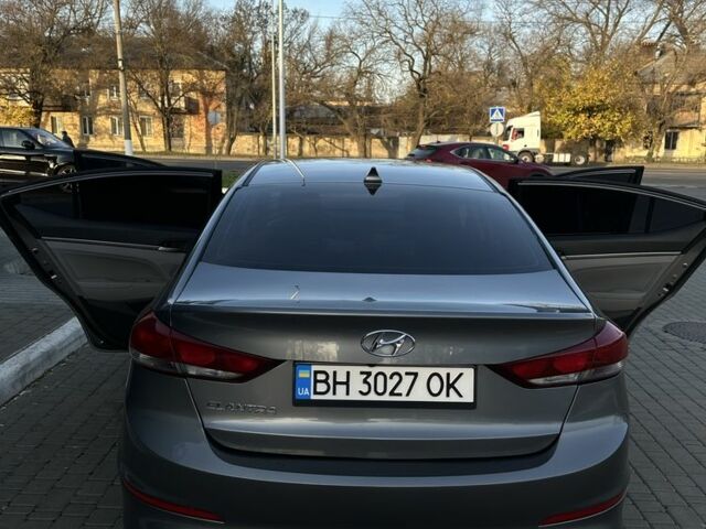 Сірий Хендай Елантра, об'ємом двигуна 2 л та пробігом 160 тис. км за 12800 $, фото 5 на Automoto.ua