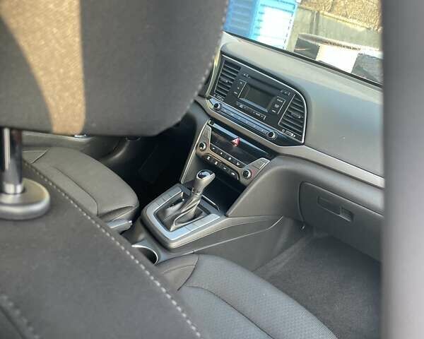 Сірий Хендай Елантра, об'ємом двигуна 1.6 л та пробігом 127 тис. км за 14400 $, фото 10 на Automoto.ua