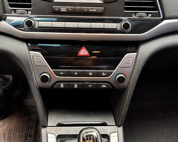 Серый Хендай Элантра, объемом двигателя 1.6 л и пробегом 111 тыс. км за 11900 $, фото 11 на Automoto.ua