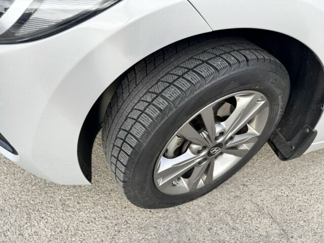 Хендай Элантра 2018 в Борисполе на Automoto.ua Серый Хендай Элантра, объемом двигателя 1.6 л и пробегом 135 тыс. км за 13500 $, фото 3 на Automoto.ua