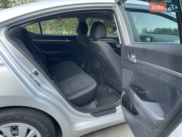 Серый Хендай Элантра, объемом двигателя 2 л и пробегом 97 тыс. км за 11999 $, фото 25 на Automoto.ua