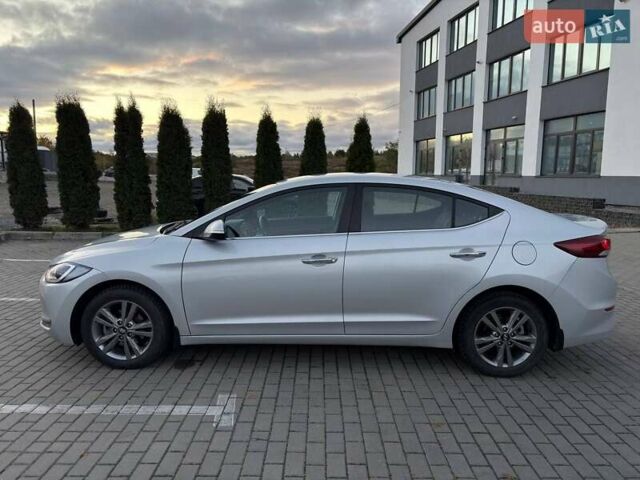 Сірий Хендай Елантра, об'ємом двигуна 1.59 л та пробігом 140 тис. км за 12000 $, фото 6 на Automoto.ua