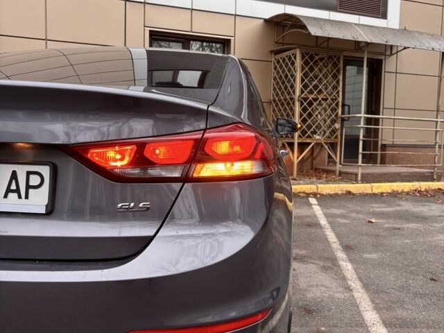 Сірий Хендай Елантра, об'ємом двигуна 1.6 л та пробігом 111 тис. км за 11900 $, фото 4 на Automoto.ua