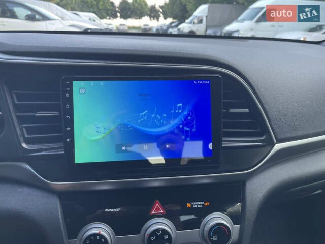 Серый Хендай Элантра, объемом двигателя 2 л и пробегом 97 тыс. км за 12500 $, фото 23 на Automoto.ua