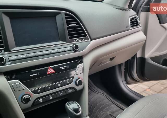 Серый Хендай Элантра, объемом двигателя 2 л и пробегом 89 тыс. км за 11100 $, фото 18 на Automoto.ua