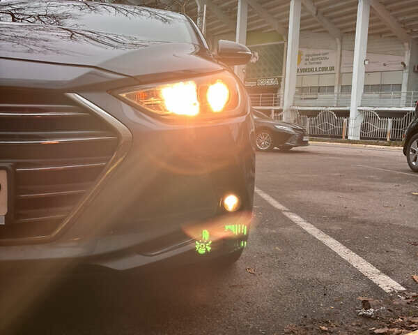 Серый Хендай Элантра, объемом двигателя 1.6 л и пробегом 111 тыс. км за 11900 $, фото 6 на Automoto.ua