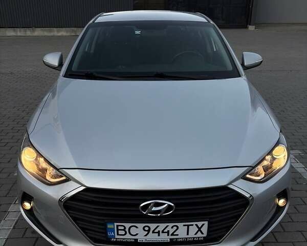 Сірий Хендай Елантра, об'ємом двигуна 1.59 л та пробігом 140 тис. км за 12000 $, фото 1 на Automoto.ua