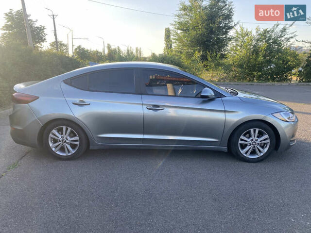 Серый Хендай Элантра, объемом двигателя 2 л и пробегом 96 тыс. км за 9800 $, фото 7 на Automoto.ua