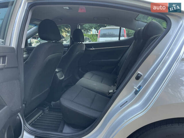 Серый Хендай Элантра, объемом двигателя 2 л и пробегом 97 тыс. км за 12500 $, фото 30 на Automoto.ua