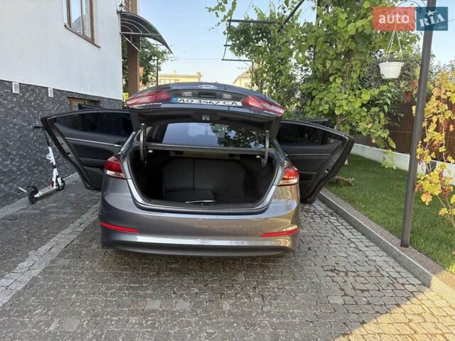 Серый Хендай Элантра, объемом двигателя 1.59 л и пробегом 92 тыс. км за 11000 $, фото 12 на Automoto.ua