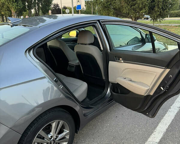 Сірий Хендай Елантра, об'ємом двигуна 2 л та пробігом 46 тис. км за 13500 $, фото 17 на Automoto.ua