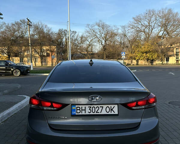 Сірий Хендай Елантра, об'ємом двигуна 2 л та пробігом 160 тис. км за 12800 $, фото 4 на Automoto.ua