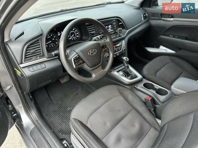 Серый Хендай Элантра, объемом двигателя 2 л и пробегом 175 тыс. км за 11200 $, фото 8 на Automoto.ua