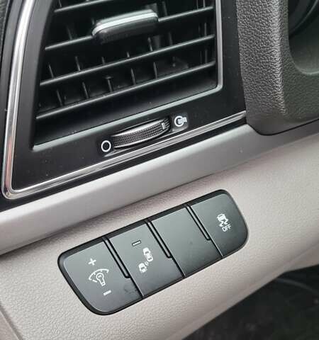 Серый Хендай Элантра, объемом двигателя 2 л и пробегом 89 тыс. км за 11100 $, фото 15 на Automoto.ua