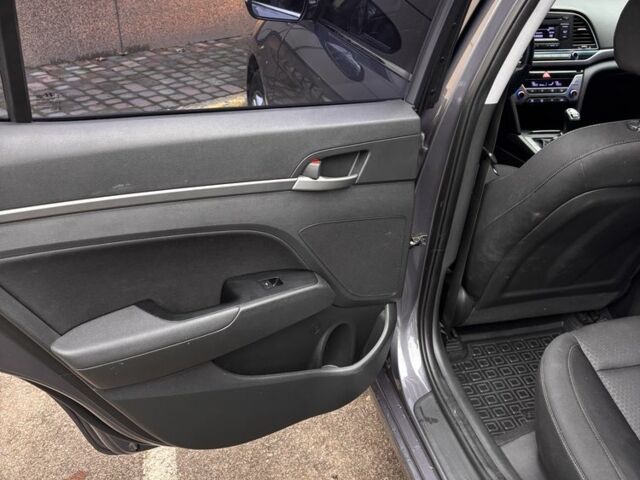 Сірий Хендай Елантра, об'ємом двигуна 1.6 л та пробігом 111 тис. км за 11900 $, фото 11 на Automoto.ua