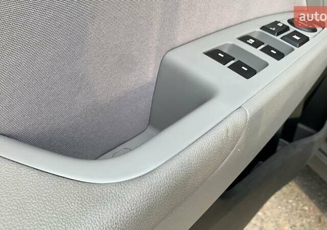 Сірий Хендай Елантра, об'ємом двигуна 2 л та пробігом 165 тис. км за 10700 $, фото 8 на Automoto.ua