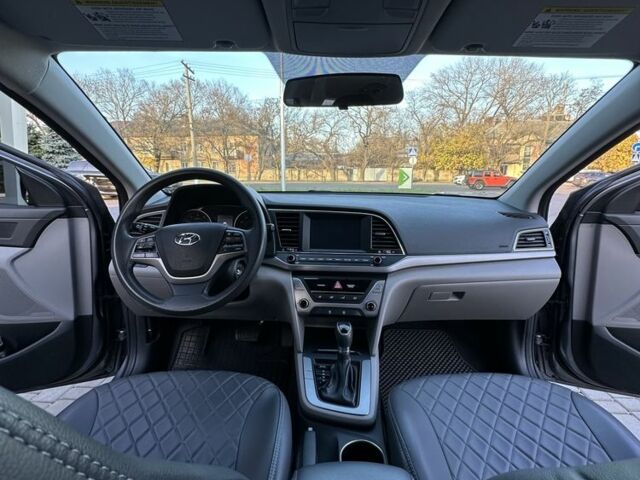 Сірий Хендай Елантра, об'ємом двигуна 2 л та пробігом 160 тис. км за 12800 $, фото 7 на Automoto.ua