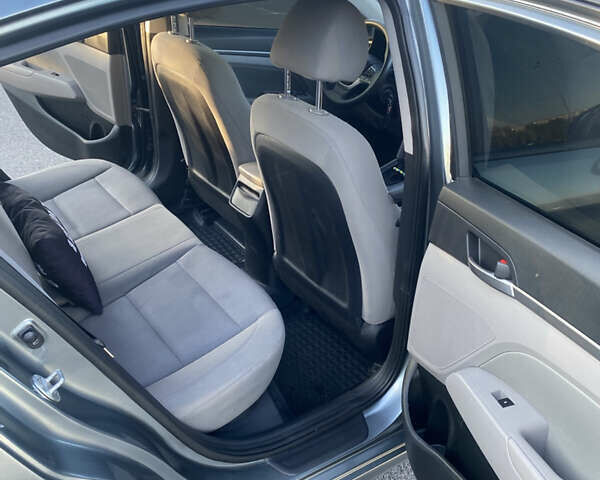 Серый Хендай Элантра, объемом двигателя 2 л и пробегом 96 тыс. км за 9800 $, фото 10 на Automoto.ua